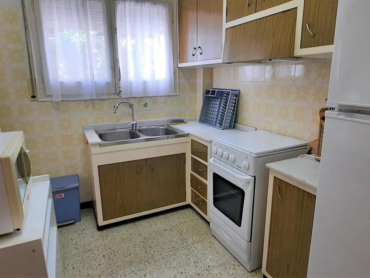 Apartamento Familiar Cerca De La Playa En Llanca Con Aparcamiento Y Mascotas Permitidas - Es-170-2 0*,