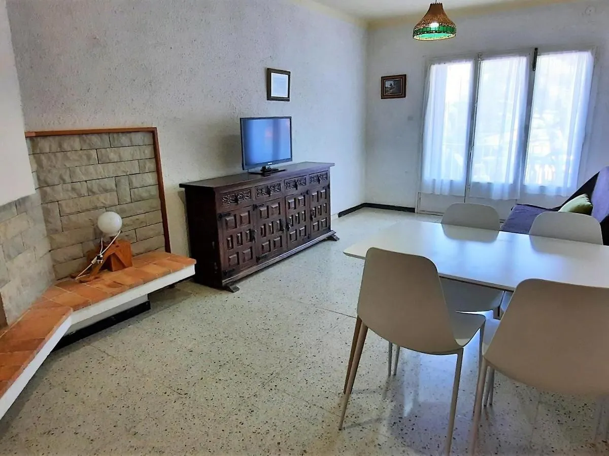 Apartamento Familiar Cerca De La Playa En Llanca Con Aparcamiento Y Mascotas Permitidas - Es-170-2 Daire
