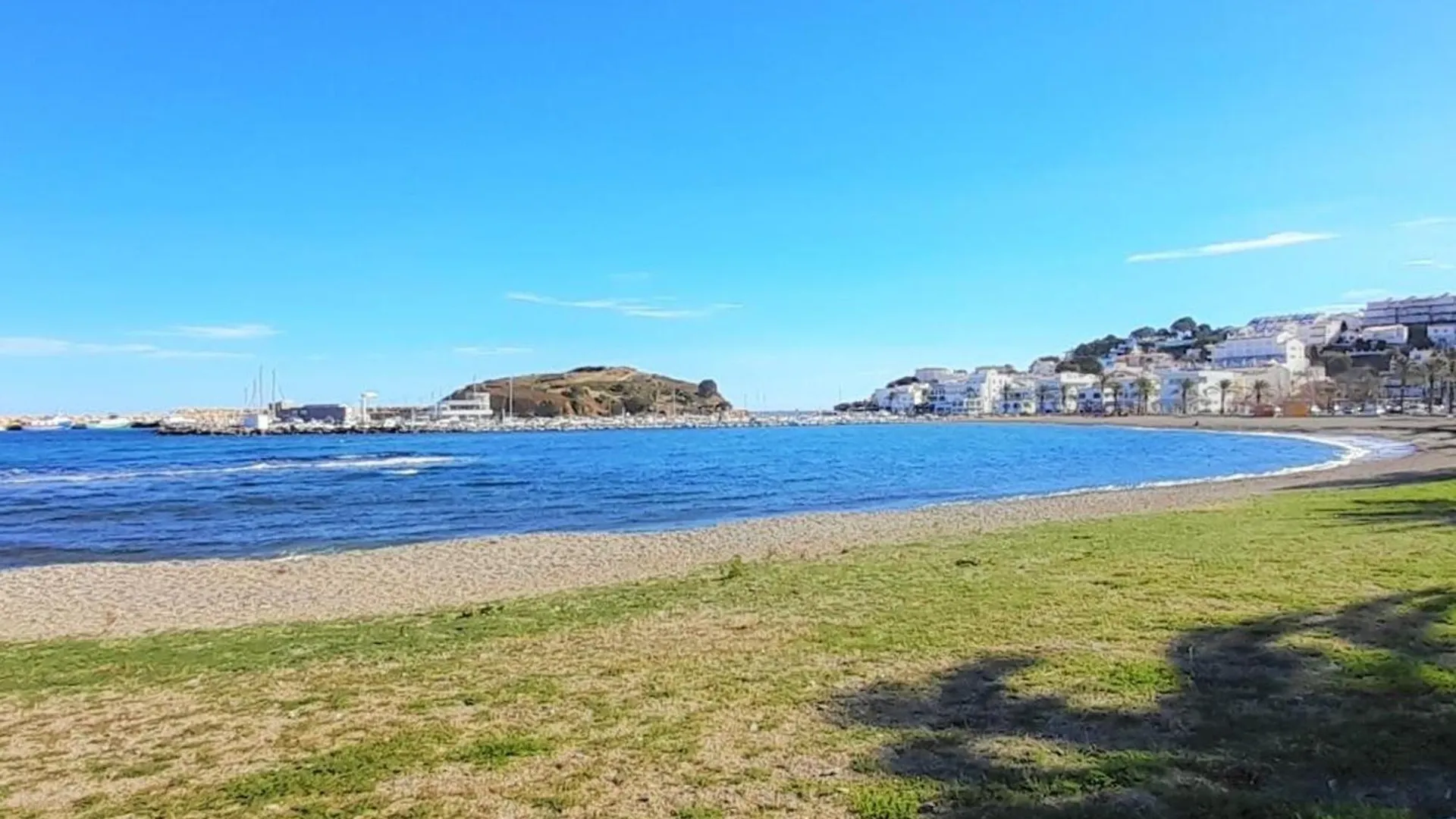 Apartamento Familiar Cerca De La Playa En Llanca Con Aparcamiento Y Mascotas Permitidas - Es-170-2 0*,  İspanya